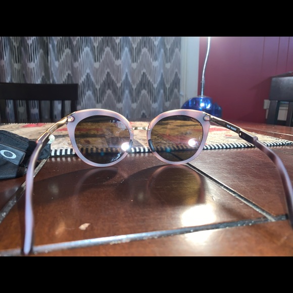 Top knot Oakley sunglasses - Picture 3 of 4